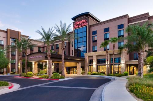 Hampton Inn & Suites Phoenix Glendale-Westgate - main image