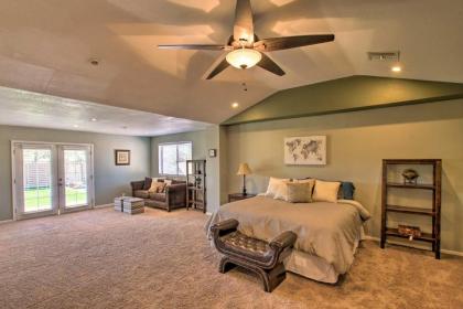 Pet-Friendly Glendale Home with Pool and Putting Green - image 10