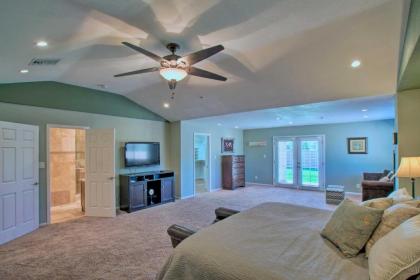 Pet-Friendly Glendale Home with Pool and Putting Green - image 4