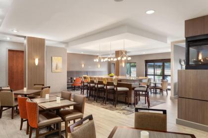 Hampton Inn & Suites Denver-Cherry Creek - image 18