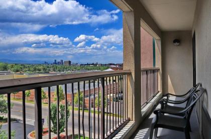 Hampton Inn & Suites Denver-Cherry Creek - image 9