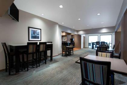 Ramada by Wyndham Glendale Heights/Lombard - image 7