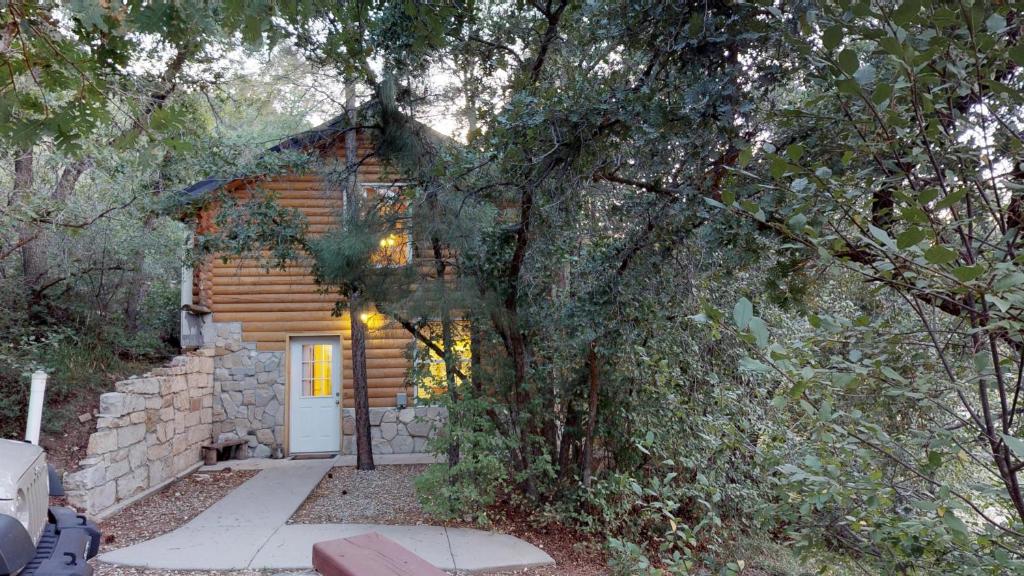 The Cabin at Lydia's Canyon - main image