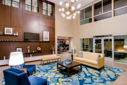 Hampton Inn & Suites Los Angeles - Glendale - image 2