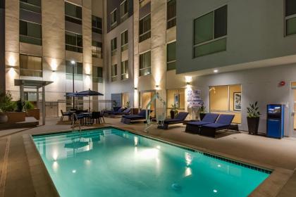 Hampton Inn & Suites Los Angeles - Glendale - image 7