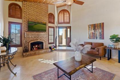 Upscale Phoenix Oasis with Private Pool and Spa! - image 13