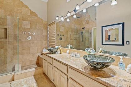 Upscale Phoenix Oasis with Private Pool and Spa! - image 16