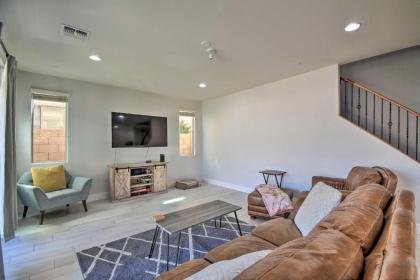 Glendale Home with Putting Green and Pool Access! - image 12
