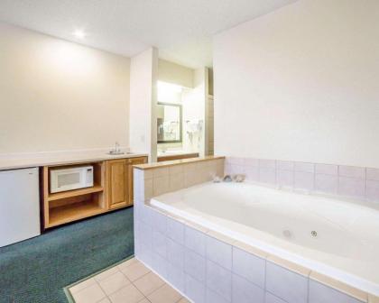 Comfort Inn Glendive - image 15