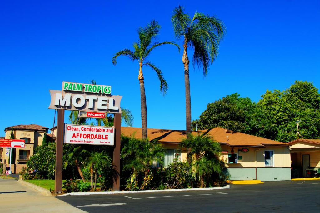 Palm Tropics Motel - main image