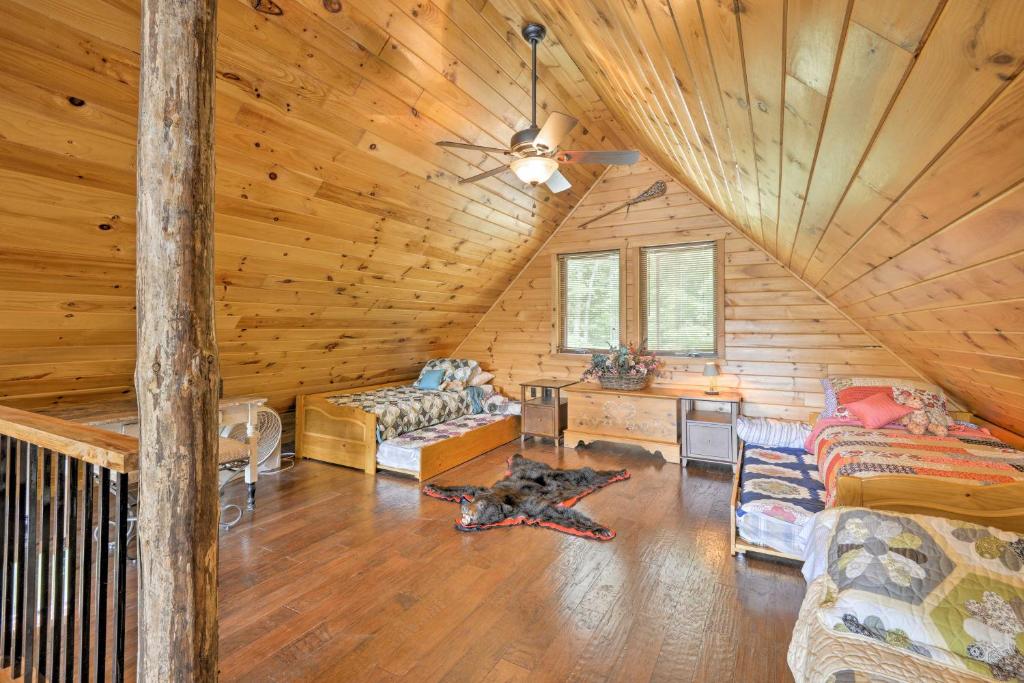 Quiet Adirondack Cabin on Private Lake! - image 5