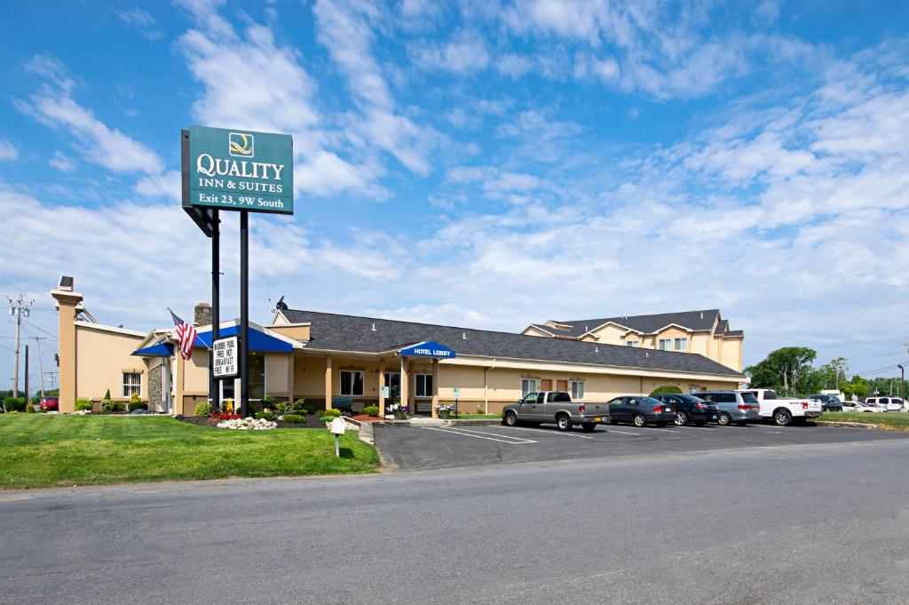 Quality Inn & Suites Glenmont - Albany South - main image