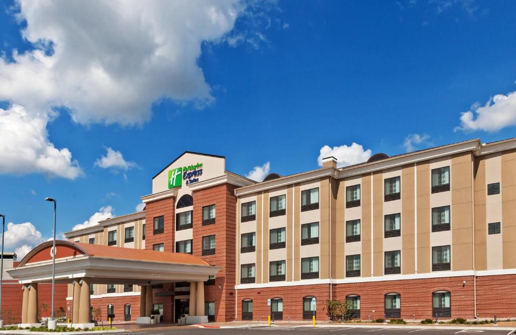 Holiday Inn Express & Suites Glenpool an IHG Hotel - main image