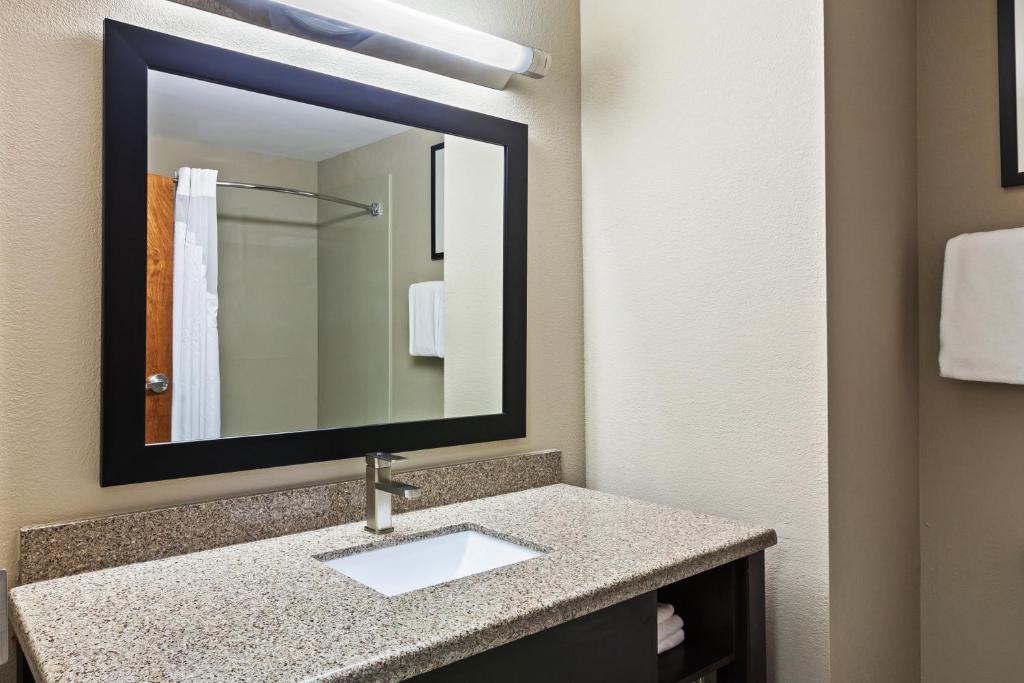 Holiday Inn Express & Suites Glenpool an IHG Hotel - image 2