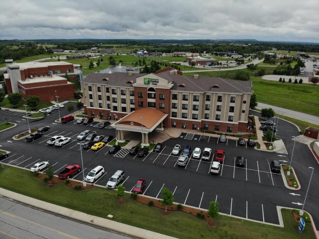 Holiday Inn Express & Suites Glenpool an IHG Hotel - image 3