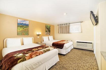 Glenwood Springs Inn - image 14