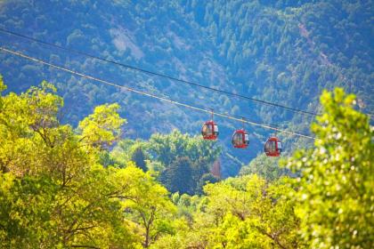 Glenwood Springs Inn - image 3