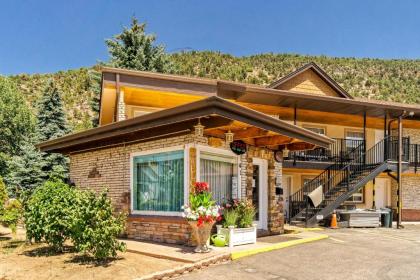 Glenwood Springs Inn - image 6