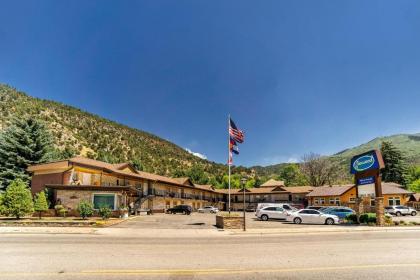 Glenwood Springs Inn - image 9