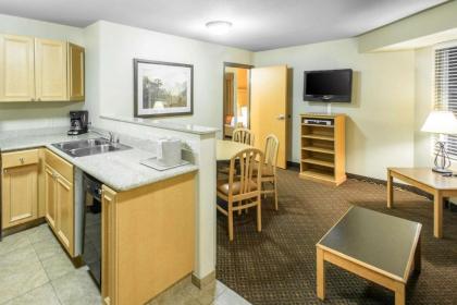 Glenwood Suites Ascend Hotel Collection BY CHOICE HOTELS - image 12