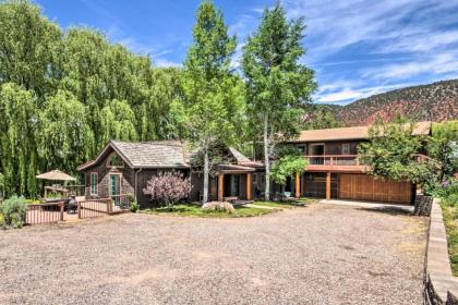 Rivers Edge Mtn Home Private Hot Tub and Views - image 13