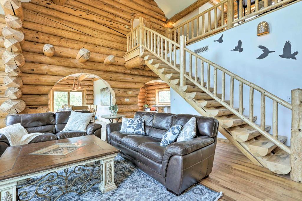 Spacious Mtn Retreat with Deck Hike and Explore! - image 5