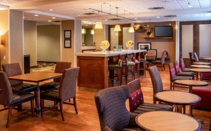 Hampton Inn Gloucester - image 11