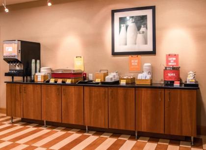 Hampton Inn Gloucester - image 6