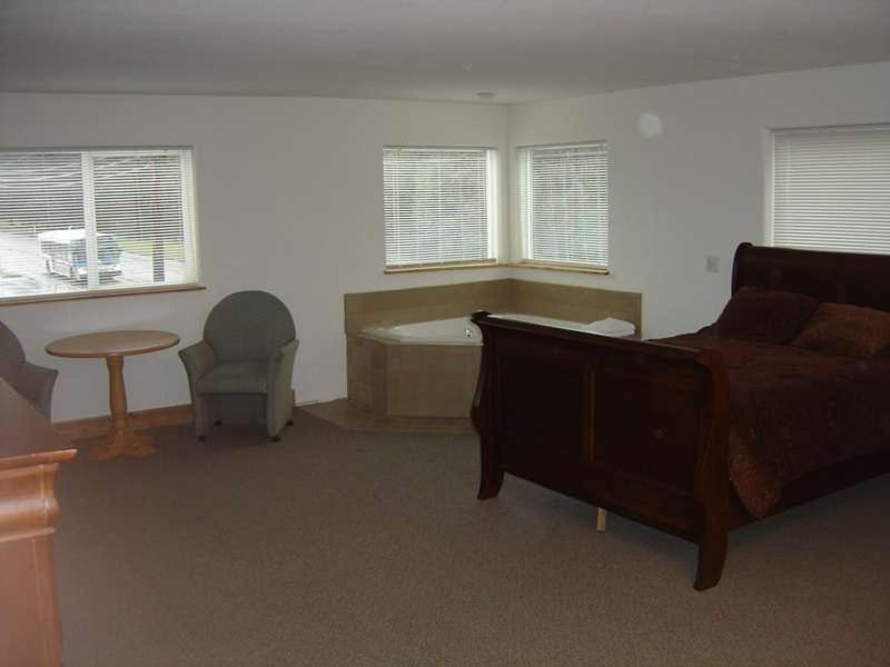 Stevens Pass Motel - image 3