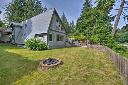 Riverfront Gold Bar Cabin with Deck and mountain Views