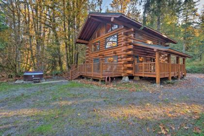 Custom Riverfront Log Home near Stevens Pass Gold Bar