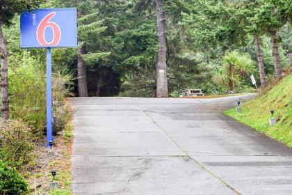 Motel 6 Gold Beach - image 3