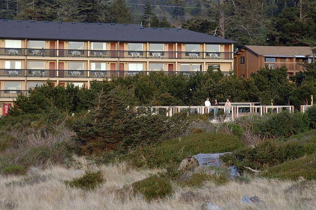 Gold Beach Inn - image 2