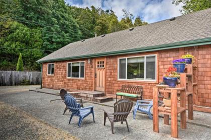 Gold Beach Apt with Activites - 2 Mi to Ocean