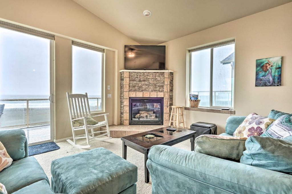 Pet-Free Oceanfront Home with Hot Tub and Beach Access - image 4