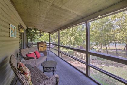 Lakefront table Rock Home   2 Porches and Kayaks