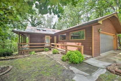 Home with Large Deck on table Rock Lake