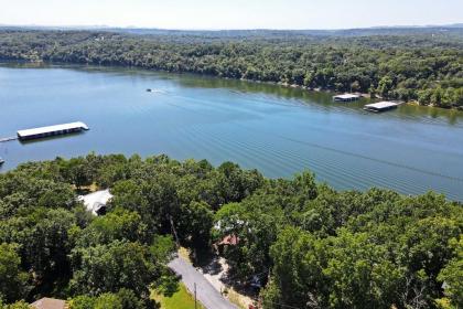 Home with Large Deck on Table Rock Lake! - image 2