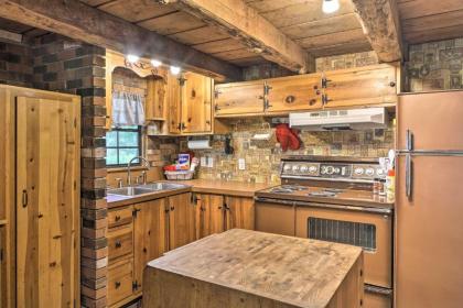 Rustic Log Cabin Less Than 1 Mile to Table Rock Lake! - image 8