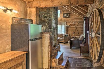 Rustic Log Cabin Less Than 1 Mile to Table Rock Lake! - image 9