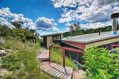 Cozy Home with Deck and Mountain Views Walk to Casinos - image 12