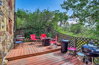 Cozy Home with Deck and Mountain Views Walk to Casinos - image 6