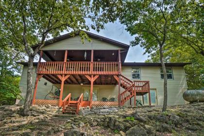 Holiday Island Home - 9 Mi to Eureka Springs - image 2