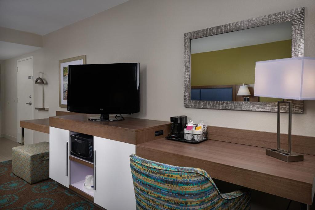 Hampton Inn Goldsboro - image 3