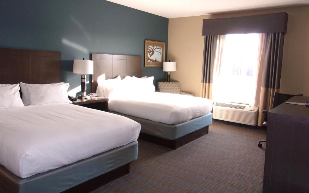 Holiday Inn Express Hotel & Suites Goldsboro - Base Area an IHG Hotel - image 3