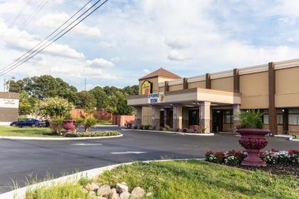 Super 8 by Wyndham Goldsboro - image 6