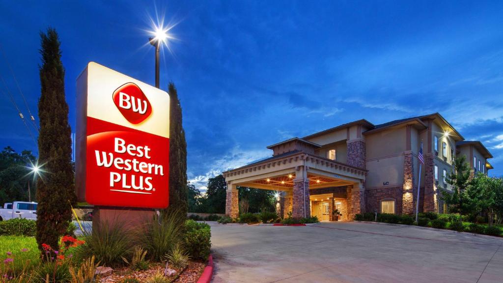 Best Western Plus Goliad Inn & Suites - main image