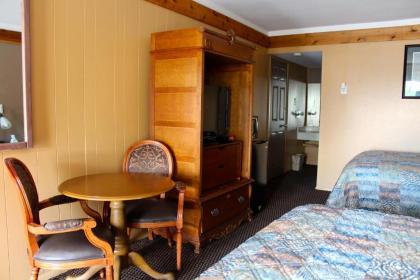 Executive Inn Goliad - image 7