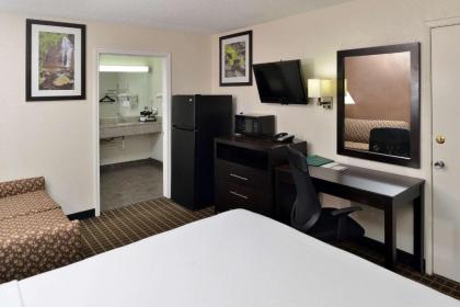 Quality Inn Gonzales - image 13