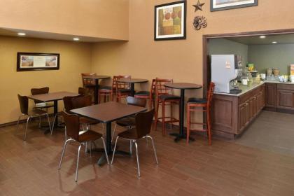 Quality Inn Gonzales - image 8